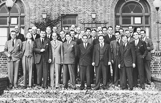 Black and white photograph showing an all-male team of McKinsey consultants in 1944